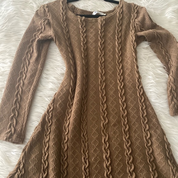 Dresses & Skirts - Never worn